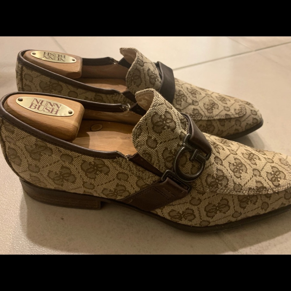 Men’s Guess shoe size US Men 8 Euro 41.